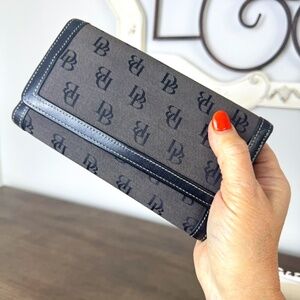 DOONEY & BOURKE Black & Gray Trifold Wallet Checkbook Organizer Lots of Room